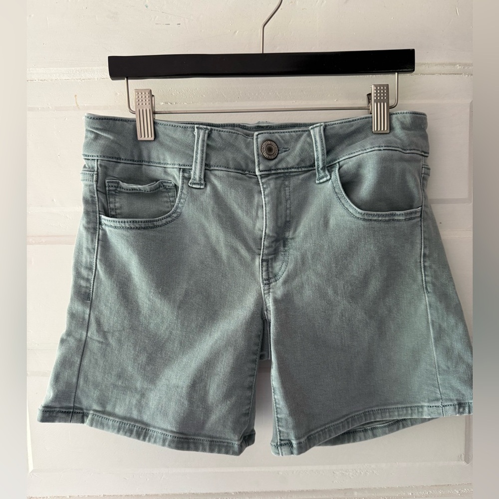 American Eagle Outfitters AEO Twill Shorts Classic Style